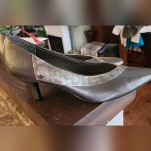 Women's Metallic Gray Kitten Heel Pumps